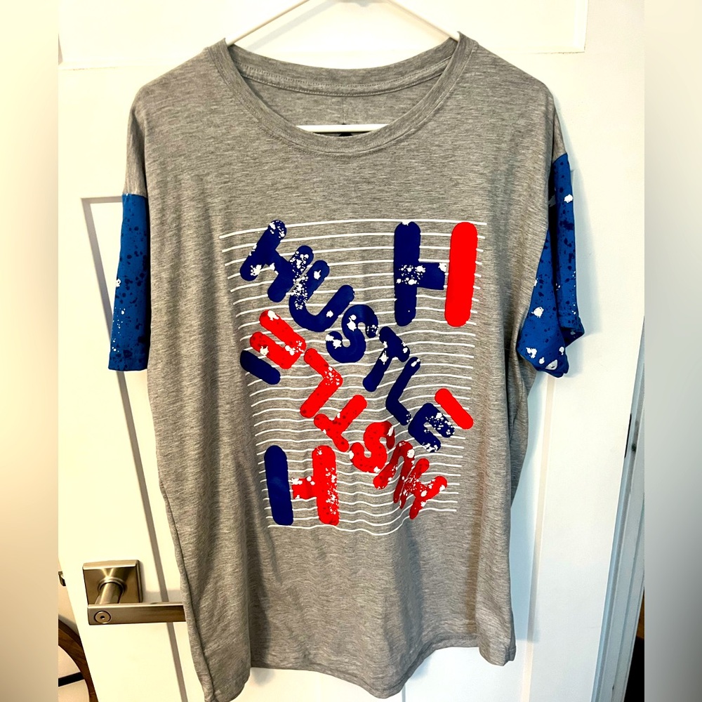 Gray and Blue Men’s Graphic T-Shirt